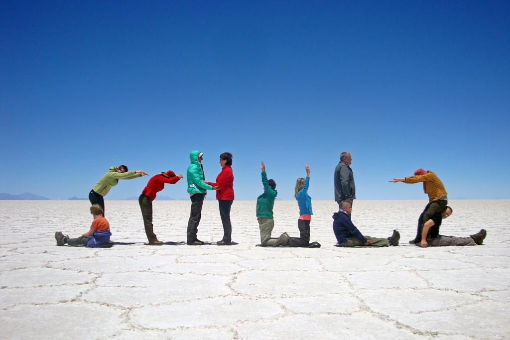 Unsere Reisegruppe im November 2014 – im Salar de Uyuni, dem größten Salzsee der Erde