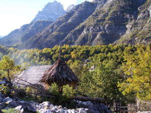 Dorf im Valbona-Tal