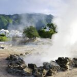 In Furnas äußert sich der vulkanische Ursprung durch faszinierende Fumarloen