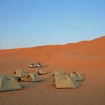 Beim Campen in der Rub al-Khali genießen Sie die Stille und Weite der Wüste