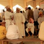 Buntes Treiben auf dem Markt im Oman