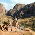 Die Kaukasus-Saison beginnt! Wandern, Trekking und Kultur in Armenien und Georgien