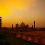 Die Badshahi-Moschee in Lahore zum Sonnenuntergang