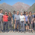 Rote Flüsse, blaue Seen und grüne Bergpässe – Wanderungen durch den Kaukasus direkt in mein Herz